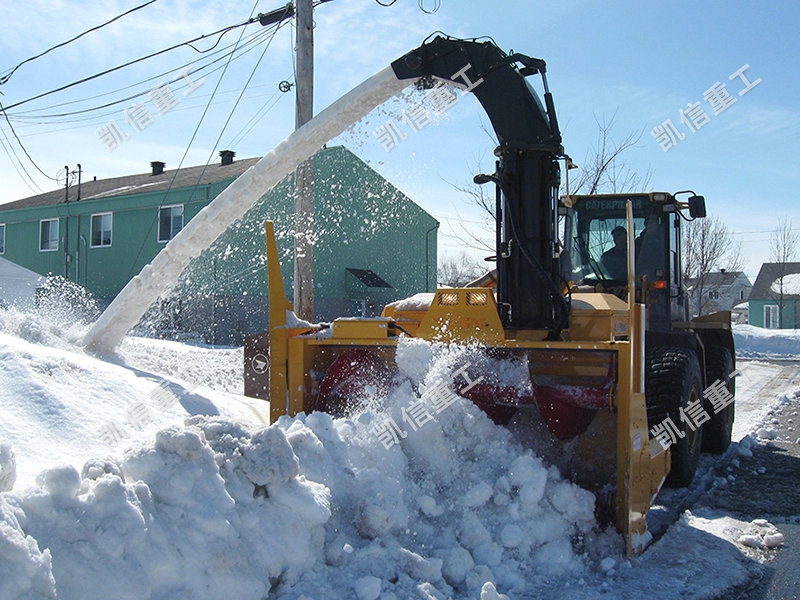 車(chē)載式拋雪機(jī)